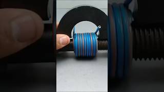 Download Lagu Nieuw experiment! Maak zelf 220V elektriciteit met koperdraad en 100% PVC-kortsluiting. MP3