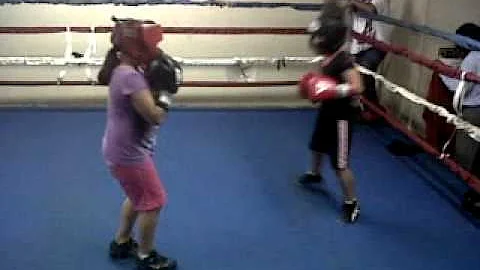 YOUNG GUNS BOXING(JENNIFER'...  1ST SPARR) ON 2dn ...