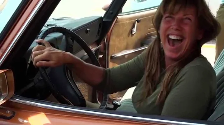 Son Buys Mom Her Dream Car (And Surprises Her With It)