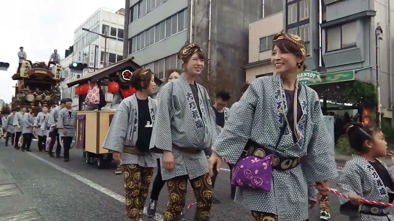 2023_11_04富士宮市　富士宮まつり二日目[(本宮)20台の山車一斉囃子､踊り 大迫力 ４台の山車の競り合い].wmv