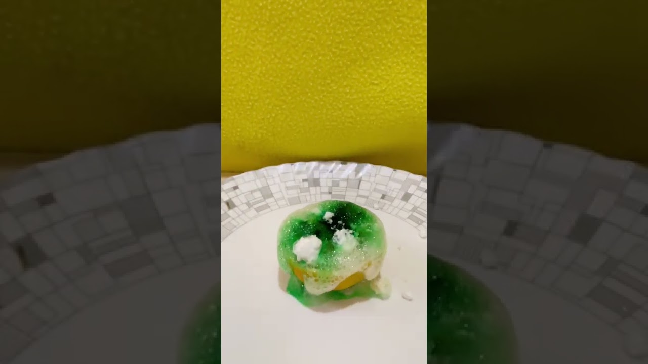 LEMON VOLCANO EXPLOSION | Science Experiments 