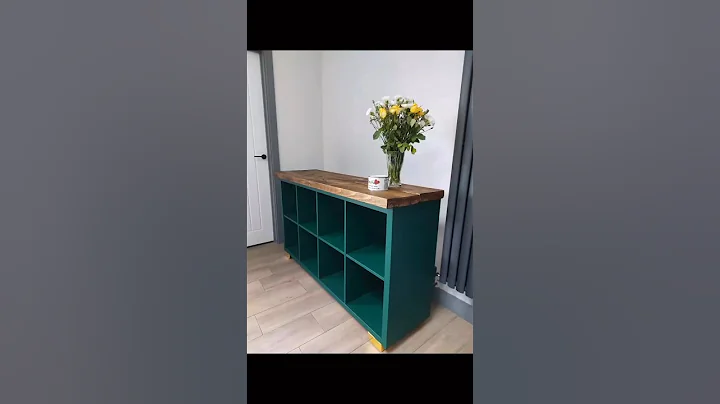 Looking to add a little mid-century to your modern Kallax unit? 💚 Steal this upcycling idea 😉