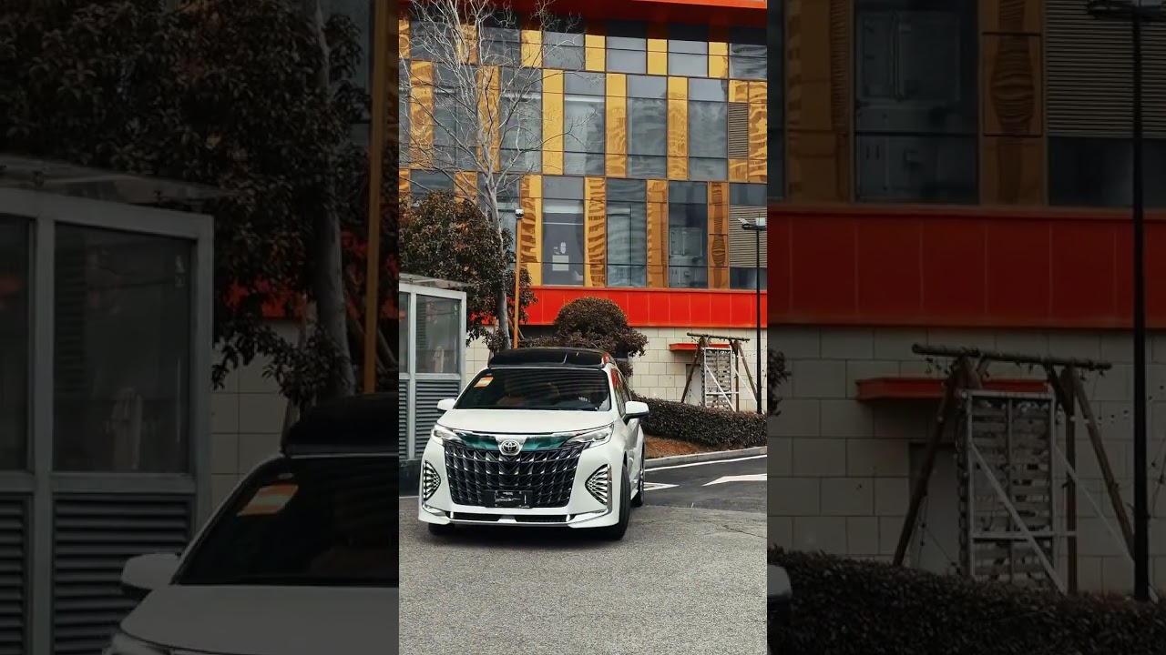 Toyota Sienna 7-seater minivan 