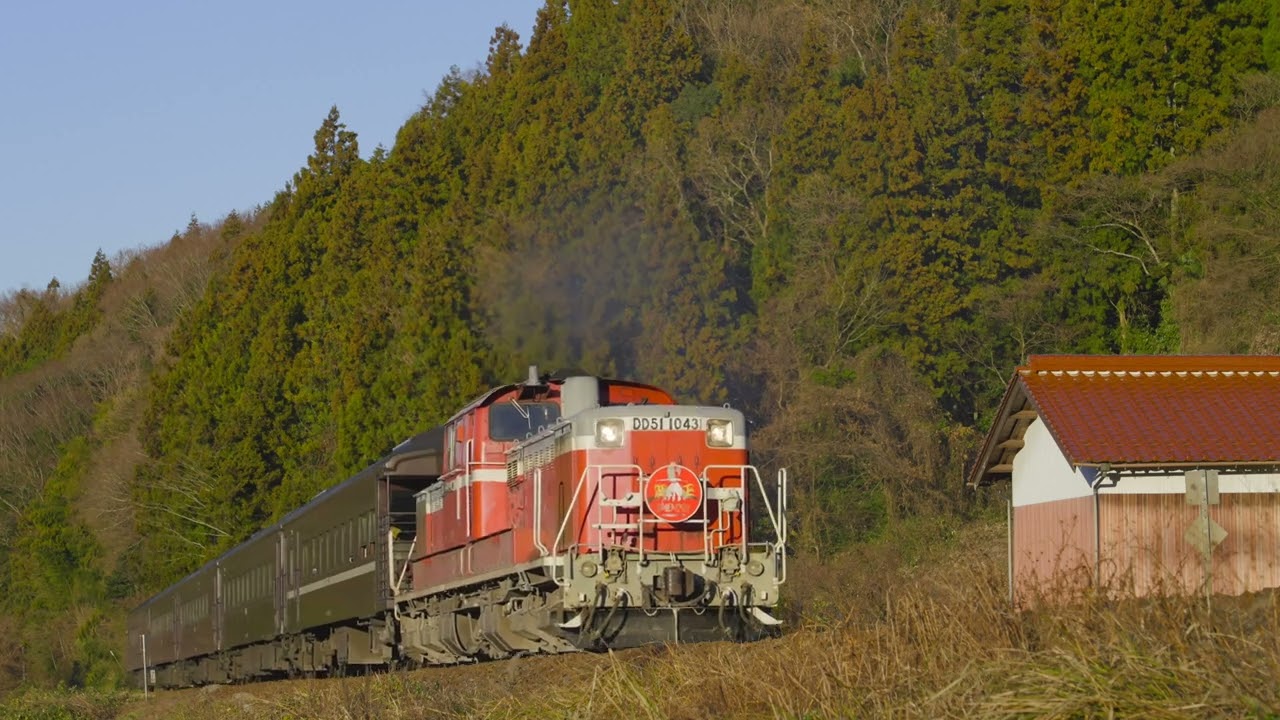 DD51-1043の牽く「DL津和野稲荷号」を撮る！(本門前踏切編) - 続