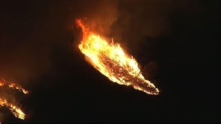 Authorities in ventura county, california say a wildfire that started
on thursday night is threatening 1,800 structures. 7,500 people are
under evacuation or...