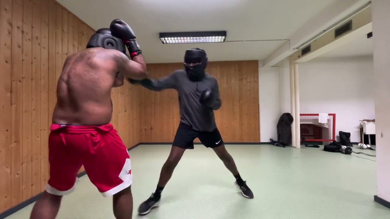 Boxing sparring 