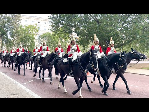Video: När är hästvakterna parad?