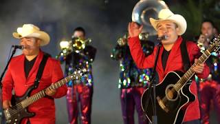 Los 3 De La S Ft Banda Los Populares Del Llano - De Buenos Principios (En Vivo 2018)