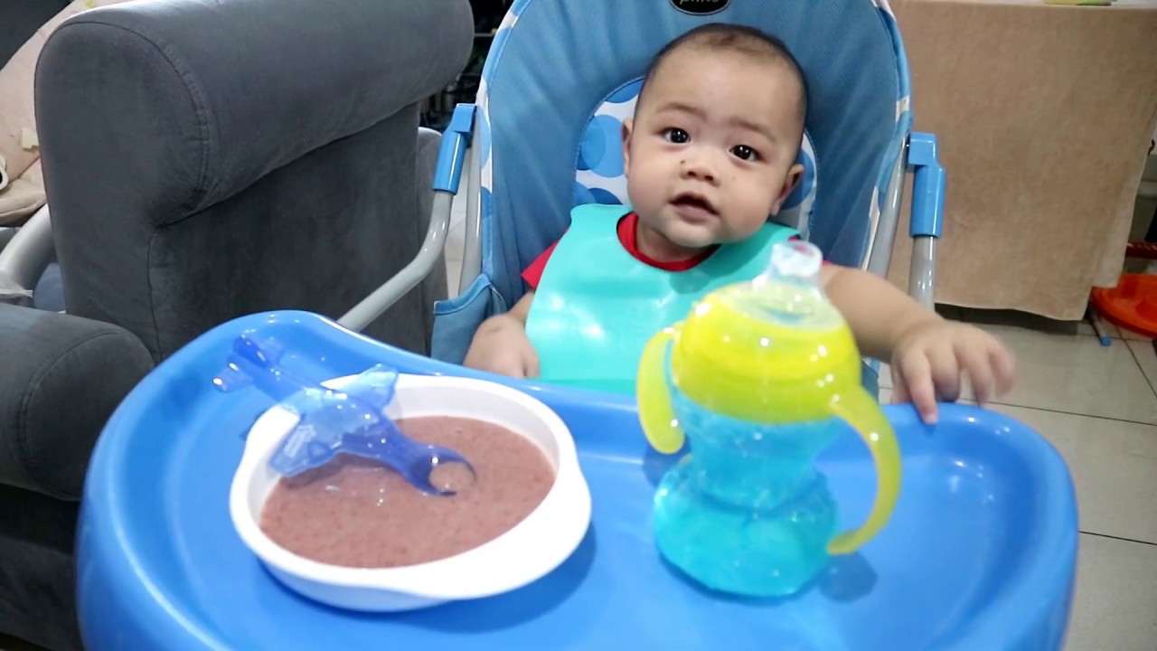 Keceriaan Menyuapi Makan  Bayi  Untuk  Pertama Kalinya YouTube