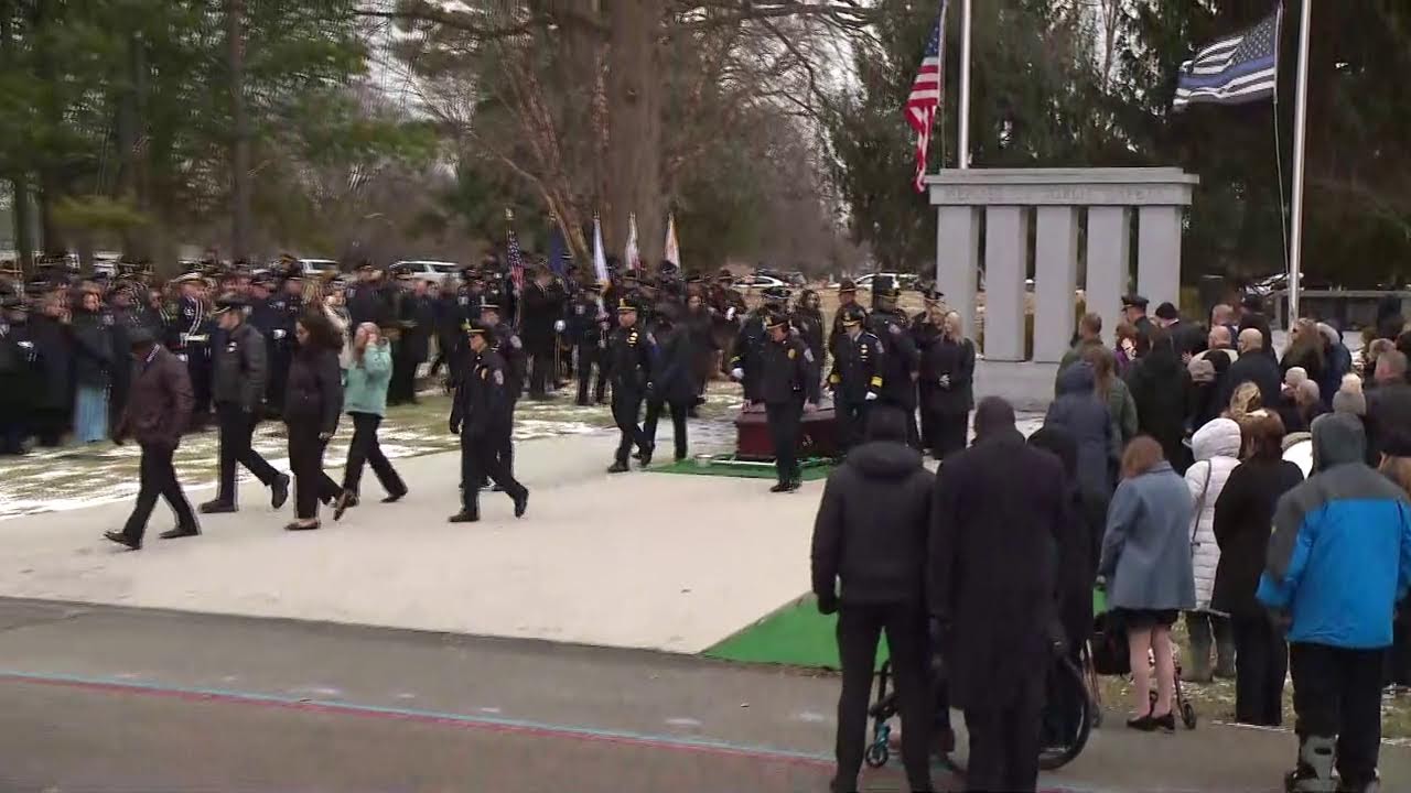 Watch Beech Grove Officer Brian Elliott's funeral live