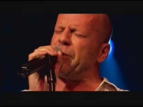 Video: Bruce Willis u turpërua