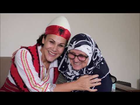 Video: Turqia E Pjekur Në Salcë Aromatike