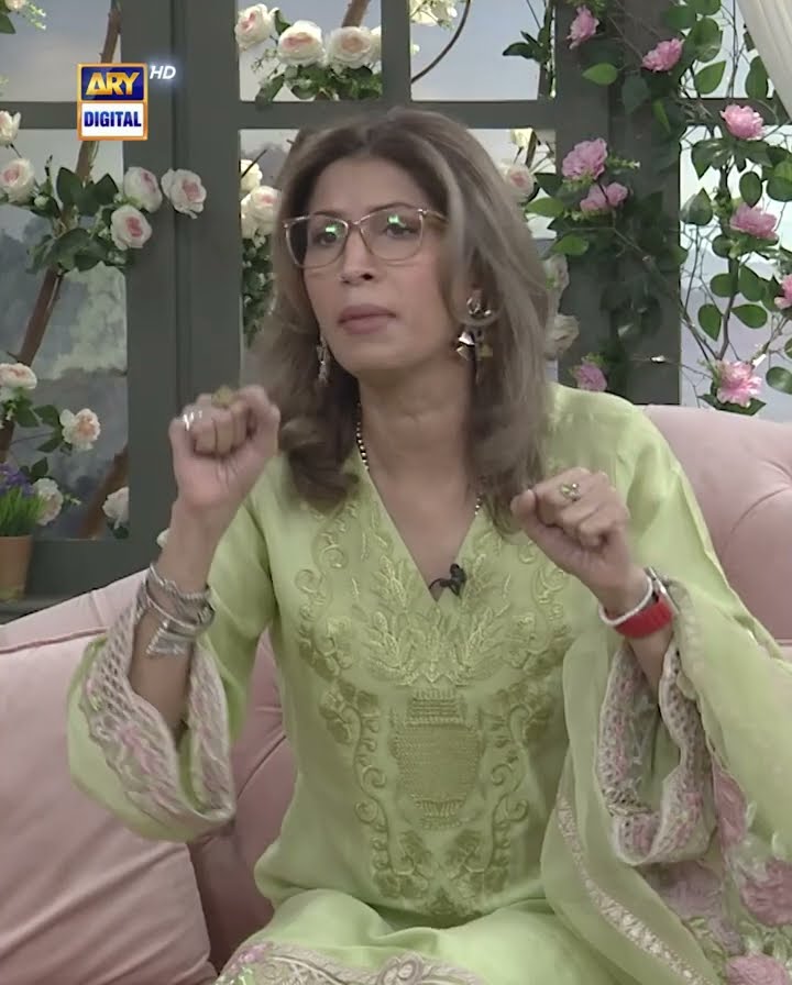 Vaneeza ahmed was shocked! ? #shorts #nidayasir #drivesafe