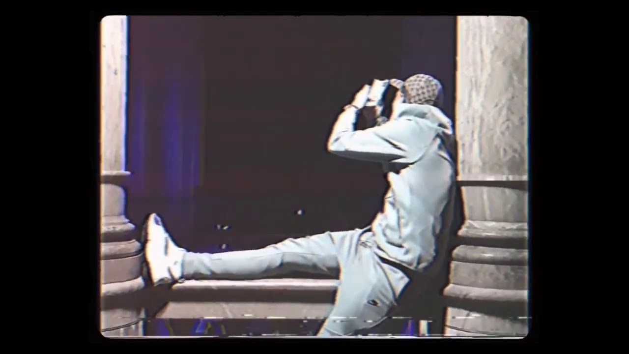 Einár - Rymden och tillbaka (officiell musikvideo)