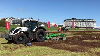 Demostración Valtra en Vila de Cruces