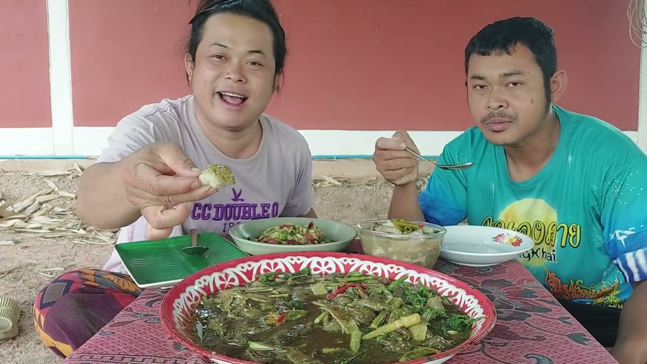 แกงหน่อไม้ใส่เห็ดขมสูตรเข้มข้นของกินที่อร่อยสุดๆของบ้านเรา