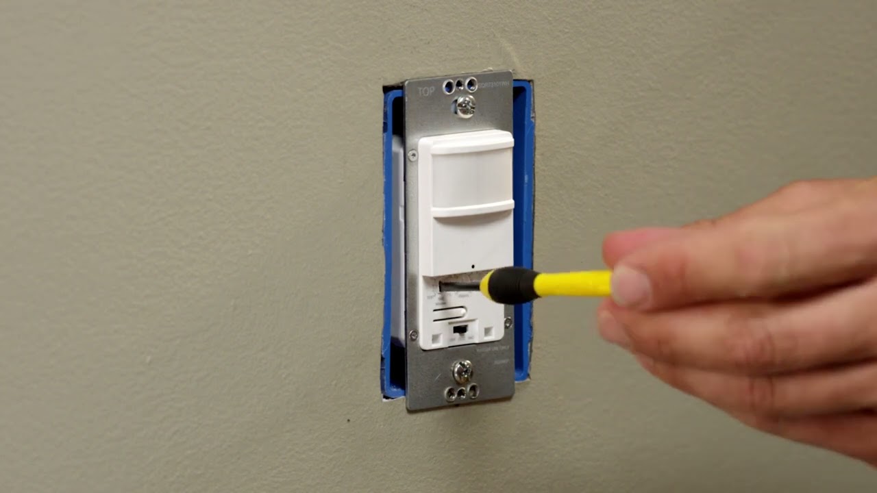 thumbnail image 2 of Square D X Series Motion Sensor Light Switch - 10A PIR Occupancy/Vacancy Sensor In Matte Black 2 of 3