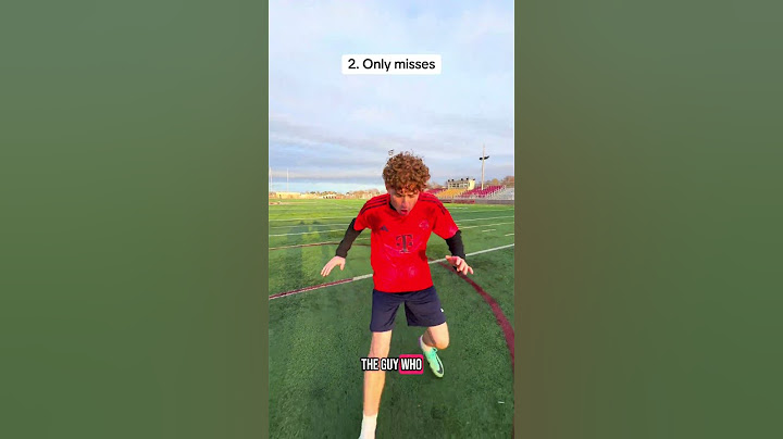 HOW DIFFERENT PLAYERS TAKE PENALTIES ⚽️ #soccer #penalty #teammates #football