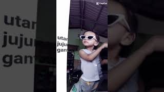 Download Lagu ganteng kan😎😎 MP3