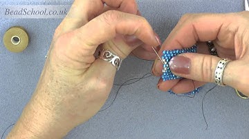 Beadschool Tutorial: Techniques - Simple Peyote Pattern