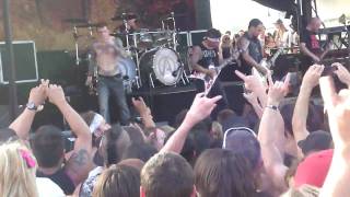 Atreyu &quot;Ravenous&quot; @ Mayhem Festival 2010