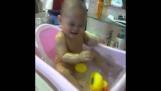 Baby Gracie: Bath Time