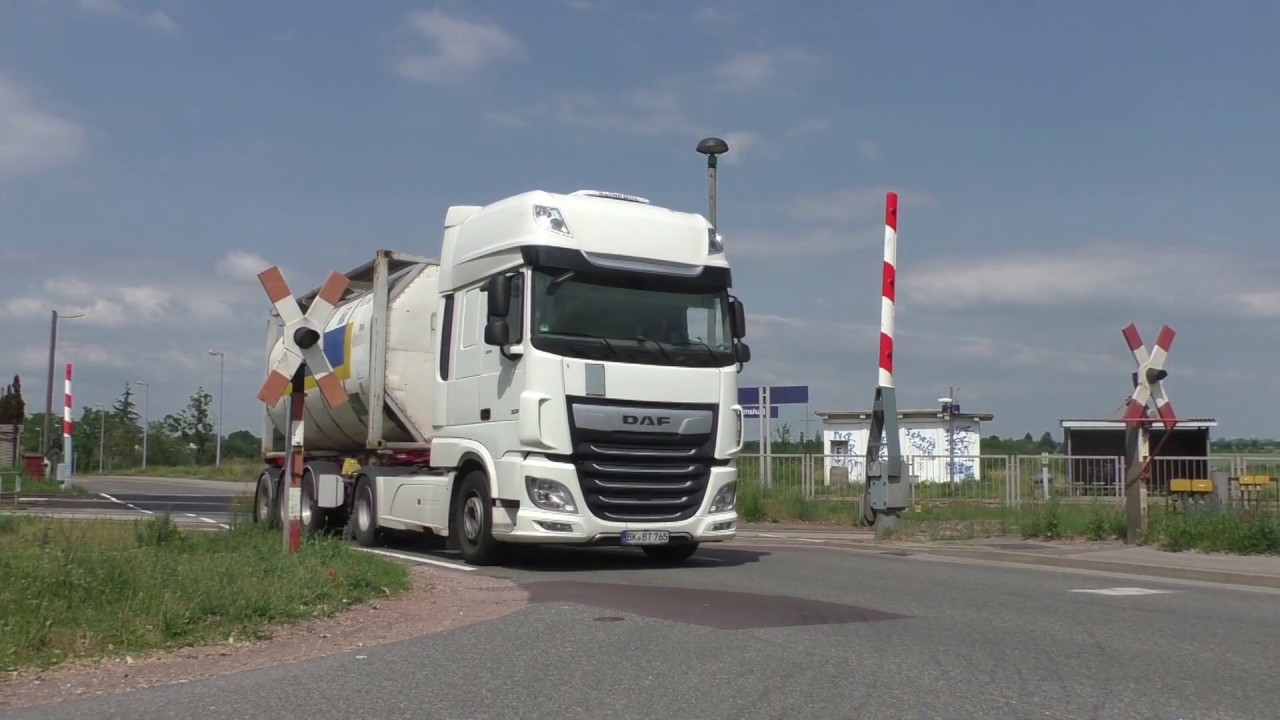 Bahnübergänge in der ehemaligen DDR | Sömmerda und Bernburg Friedenshall | WSSB-Anlage
