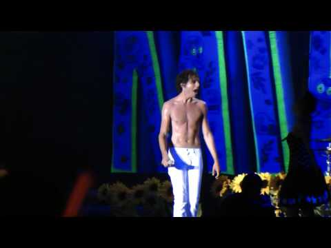 Putar Sweet Dreams (Are Made Of This) - MIKA
