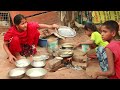 Its Picnic In Slum! Poor But Happy Slum Life! Slum Cooking and Eating Video