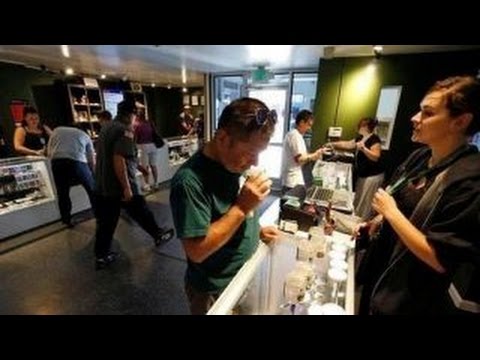 Sen. Warren makes push for marijuana businesses