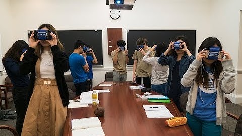 Rice students experience next frontier in language acquisition: Virtual reality