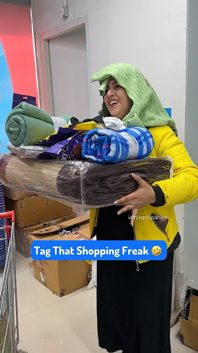 Girls while Shopping 🛍️ 🥹 #shoppingfreak #shoppinghaul #jagritipahwa #comedy