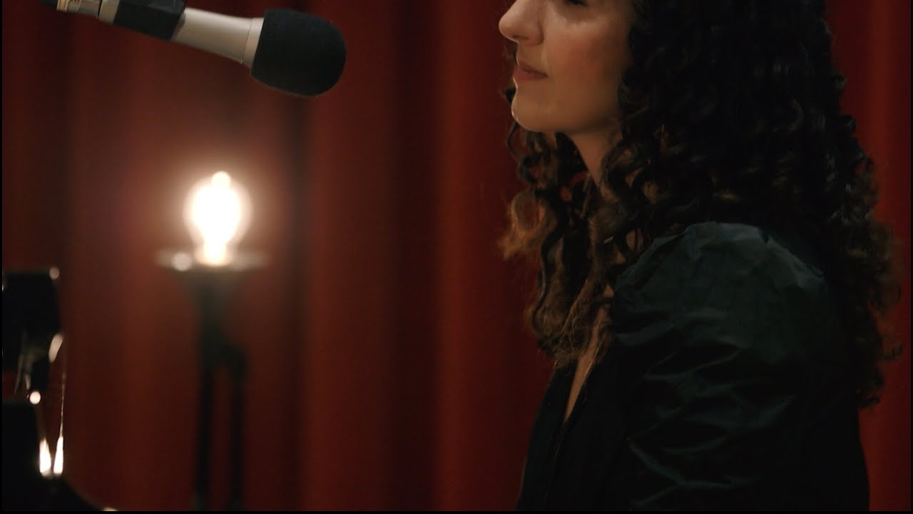 LAILA BIALI - A Case of You (Joni Mitchell cover) - Live off the Floor LAILA BIALI - A Case of You (Joni Mitchell cover) - Live off the Floor