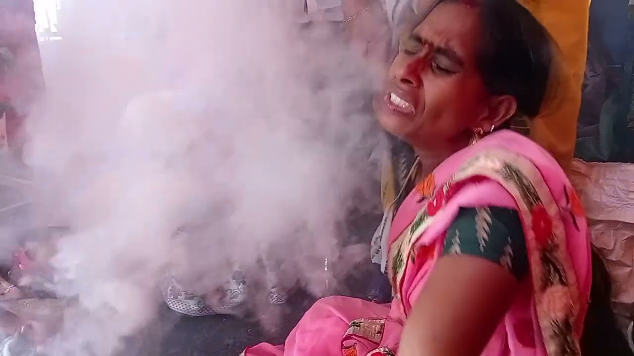 ఊళ్లో నవరాత్రుల సమయంలో అమ్మవారి పూనకం తప్పకుండా చూడండి 🎉 