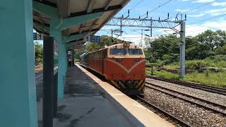 8002次 E305 + PBK10502電源車吉安進站待避301次
