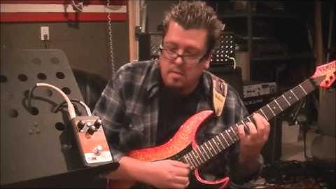 Demo of a COMPRESSOR PEDAL from Moen Effects by Mike Gross