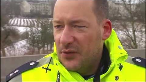 [Doku] Die Autobahnpolizei der ganz normale Wahnsinn (komplett)