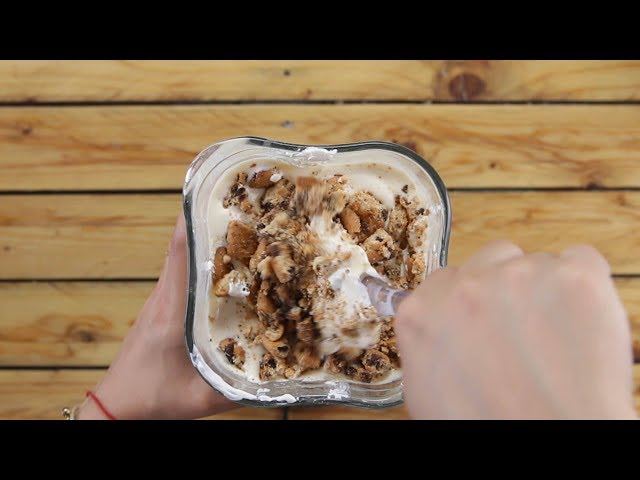 チョコチップクッキーで♪ ザクザク食感のチーズケーキ - YouTube