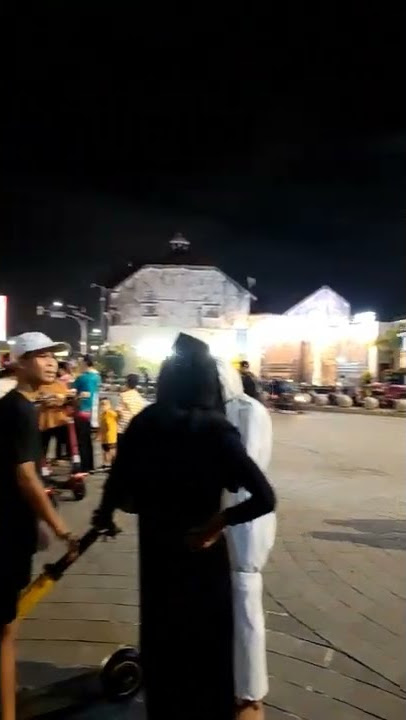 Yogyakarta - KLa Project // Tugu Jogja Malam Hari 1 Maret 2022