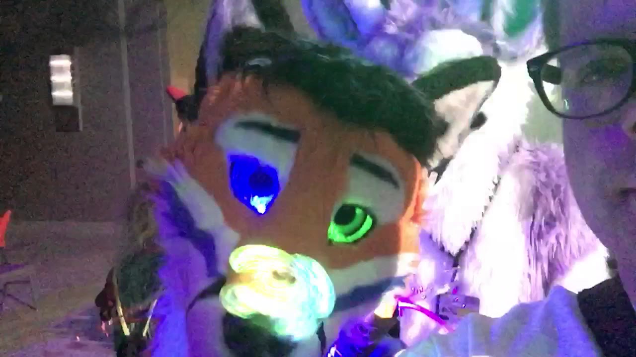 Fidget spinner fursuiter at Megaplex 2017