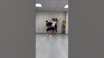 Screaming chicken🤣😜blindfolded and beating challenge #viral #shortsvideo #shorts