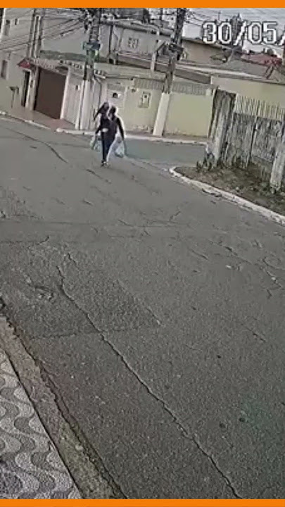 Uma mulher de 50 anos foi vítima de importunação sexual por um adolescente de 12 anos, em SP #shorts
