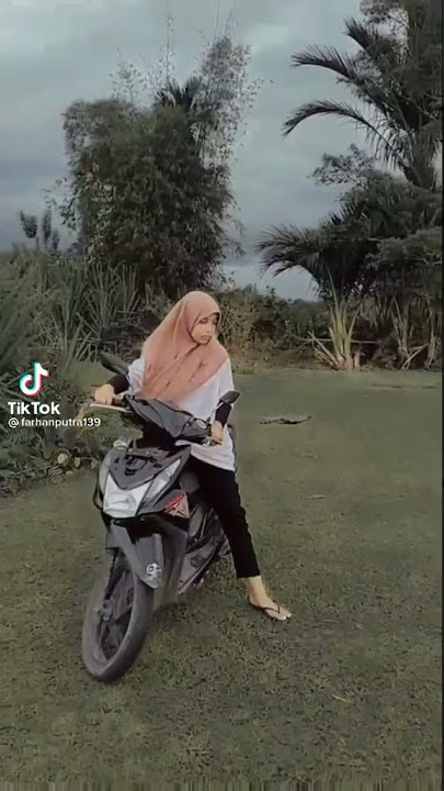 stori wa 30 detik cewek cantik