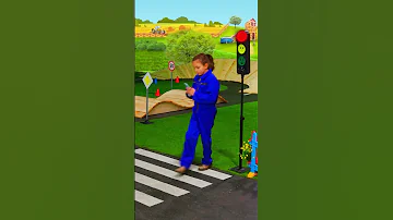 الاطفال يد عون أنهم يلعبون يلعب الأطفال بالسيارات Kidibli Shorts 
