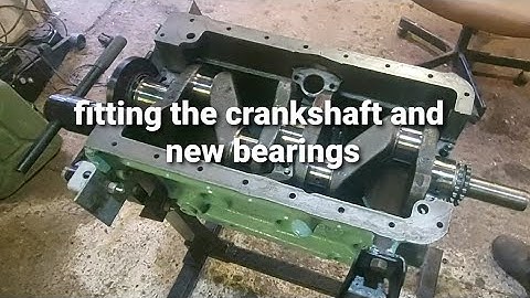 land rover series project (numb nuts) fitting the crankshaft and new bearings
