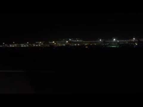 United Boeing 737 Night Landing In Houston