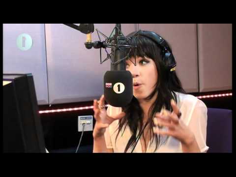 Carly Rae Jepsen Joins Grimmy To Sing Call Me Maybe