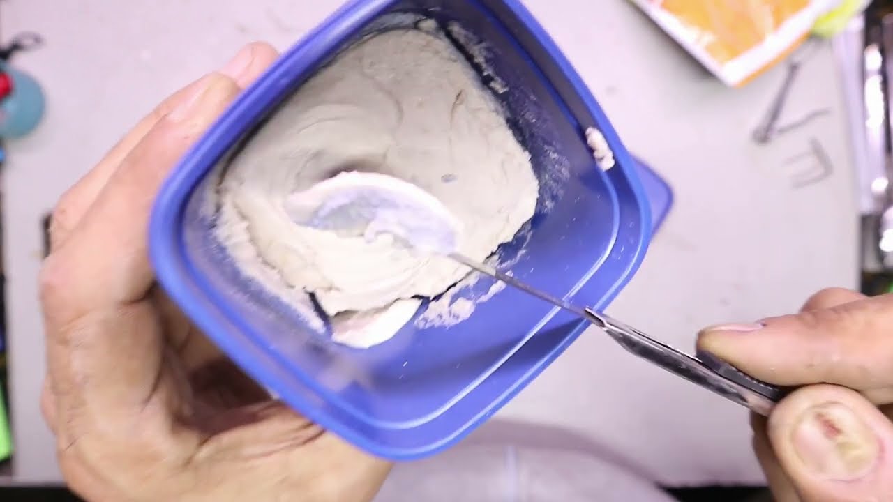 معجون تنظيف الزيوت القديمة للاواني