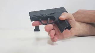 How to hold a Sig Sauer P365 correctly