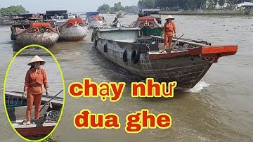 Quá hấp dẫn xem Những chiếc ghe gỗ tăng tốc vượt cống đông vui như ngày hội đua ghe ở miền tây